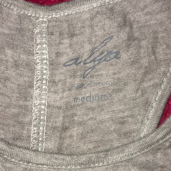 Pineapple Tank Top! - Picture 4 of 4